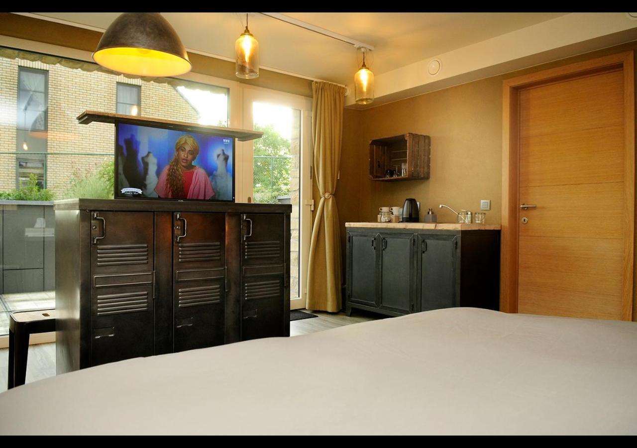 Bed and Breakfast Sur Le Tige Hamois Exterior foto